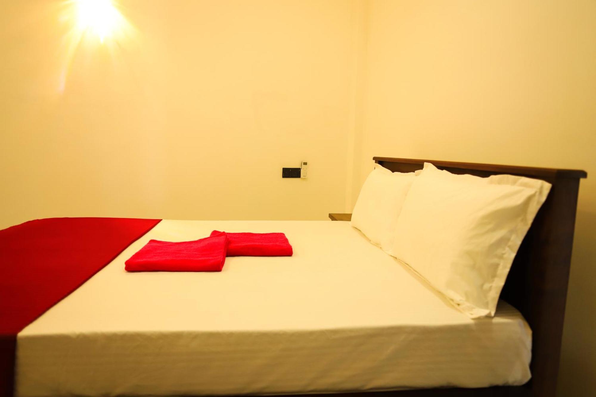 One 8 Mirissa Apartment Екстериор снимка