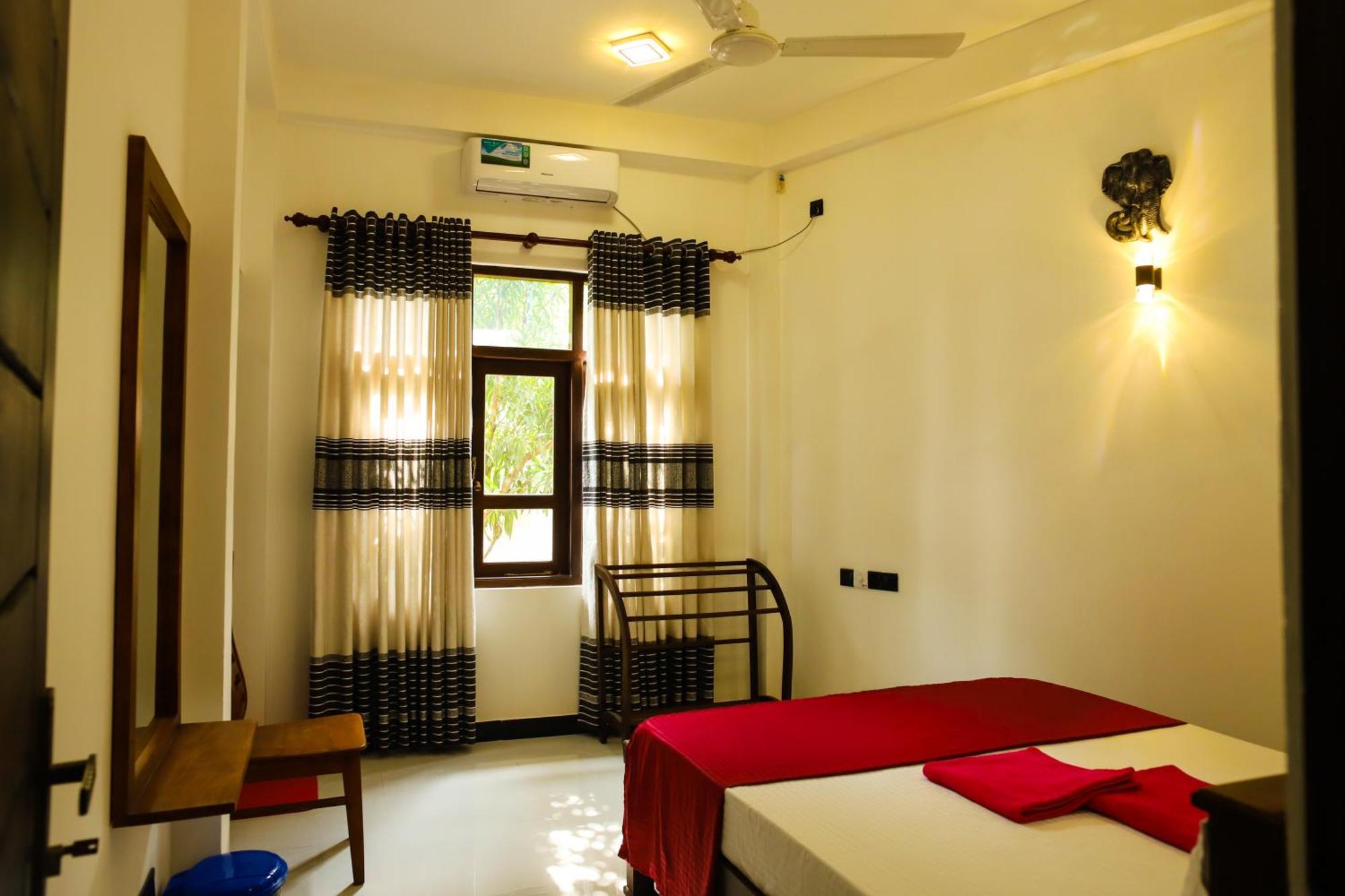 One 8 Mirissa Apartment Екстериор снимка